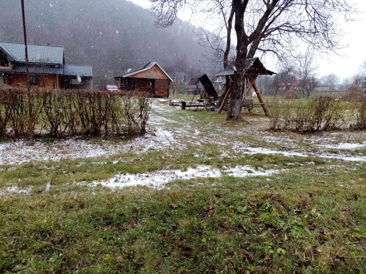Садиба Федорчуків За Рікою1 เชชอเร ภายนอก รูปภาพ